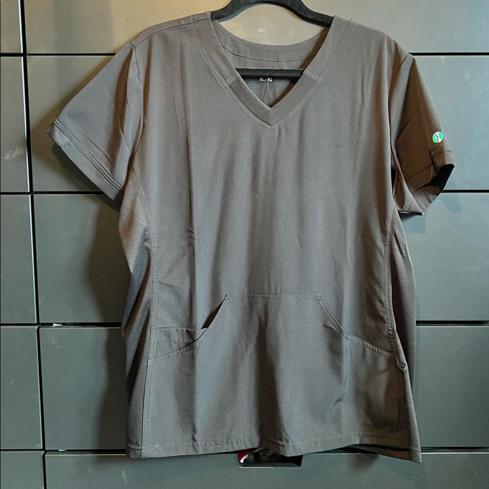 Women’s scrub top size xl
